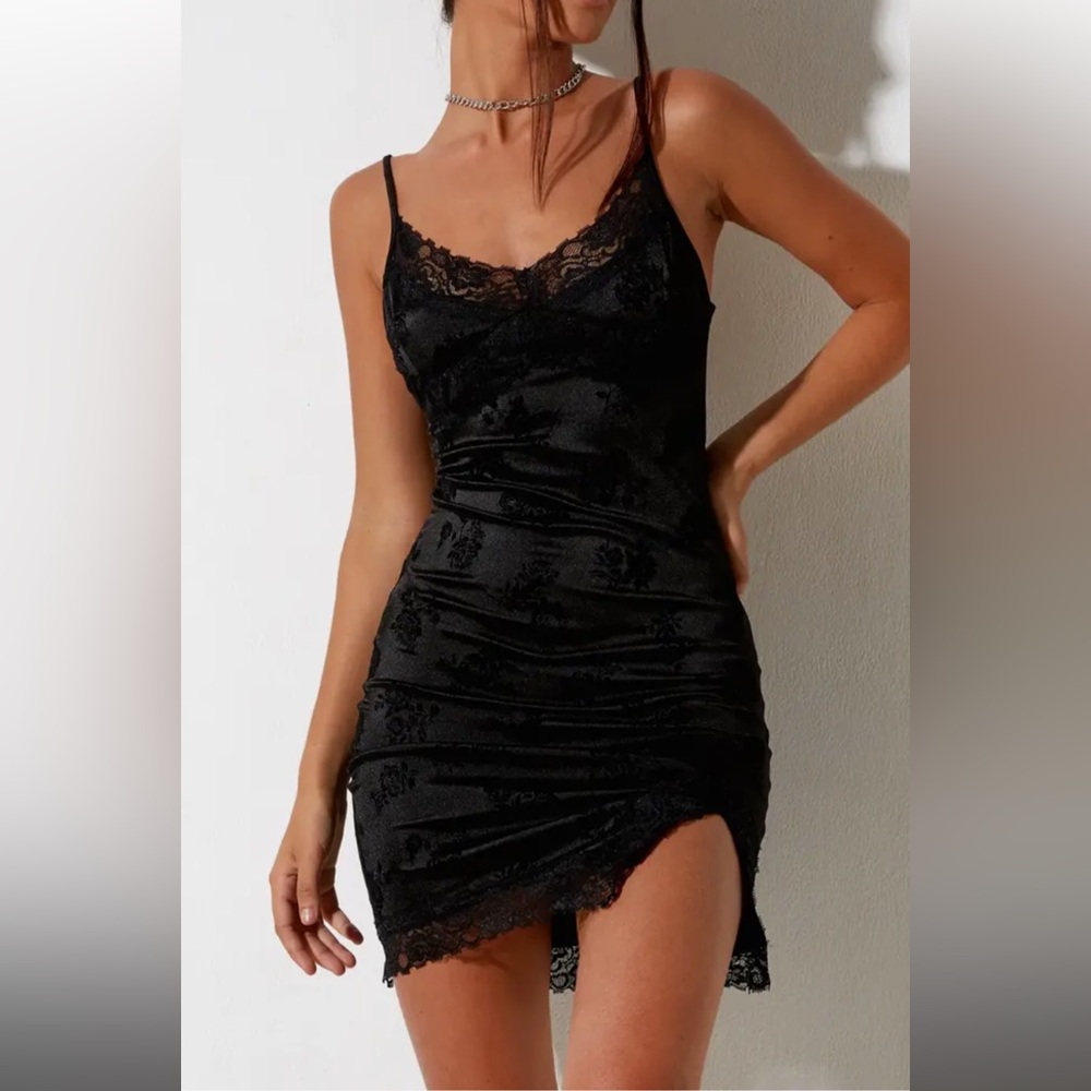Motel Rocks Coti Dress in Black Rose Flock with Lace